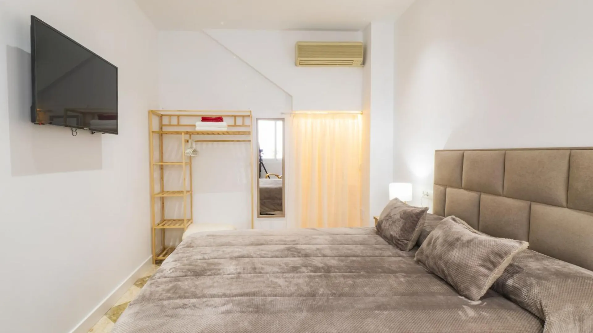 Cubo'S Urban Apartment Ardales Center 0*,