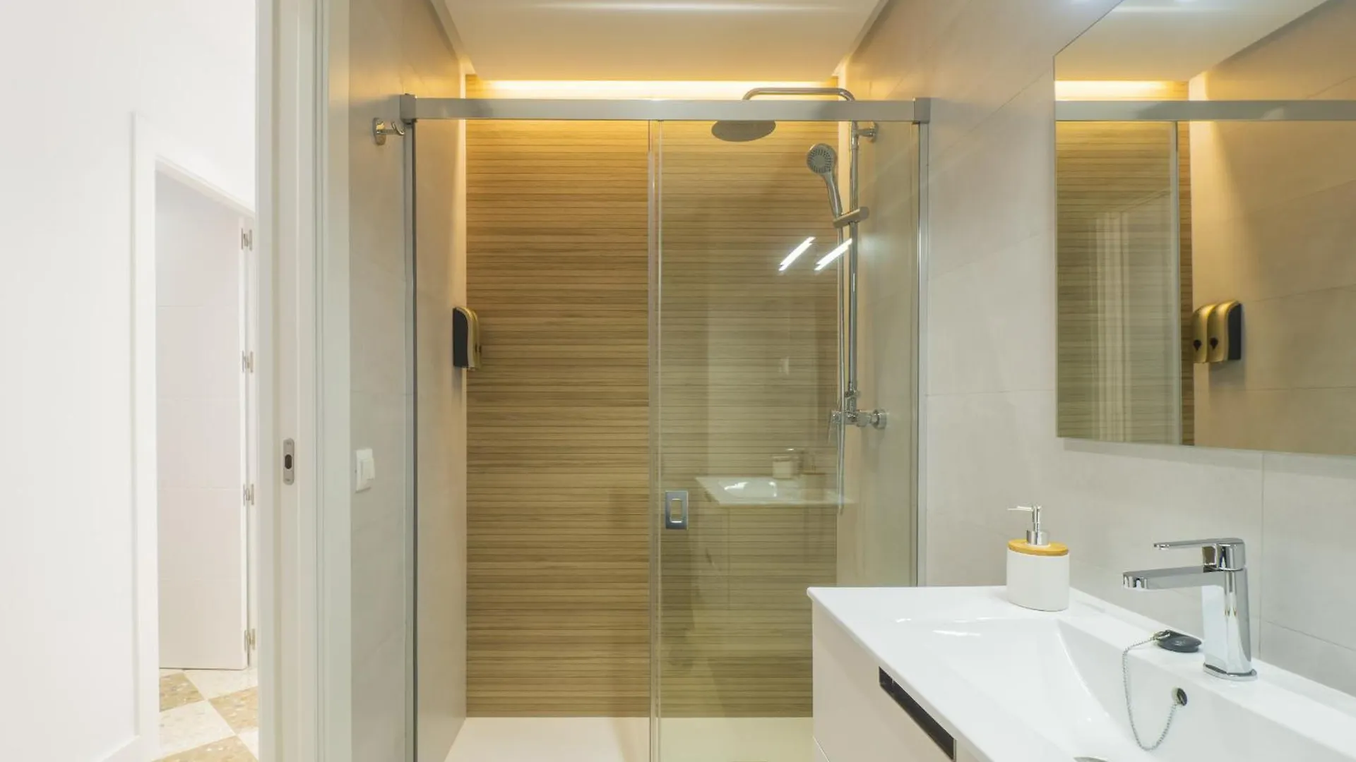 Cubo'S Urban Apartment Ardales Center